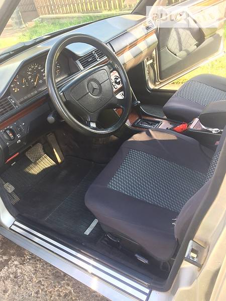 Седан Mercedes-Benz E-Class 1995 в Сваляві фото 44 Седан Mercedes-Benz E-Class 1995 в Сваляві