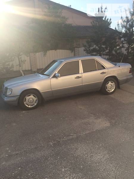 Седан Mercedes-Benz E-Class 1995 в Сваляві фото 80 Седан Mercedes-Benz E-Class 1995 в Сваляві