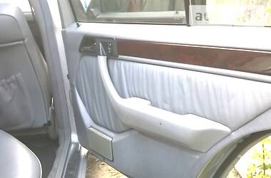 Седан Mercedes-Benz E-Class 1989 в 