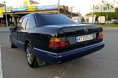 Седан Mercedes-Benz E-Class 1989 в 