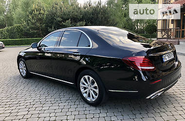 Седан Mercedes-Benz E-Class 2017 в 