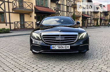 Седан Mercedes-Benz E-Class 2017 в 
