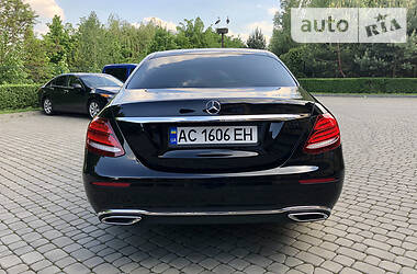Седан Mercedes-Benz E-Class 2017 в 