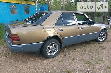 Седан Mercedes-Benz E-Class 1989 в 