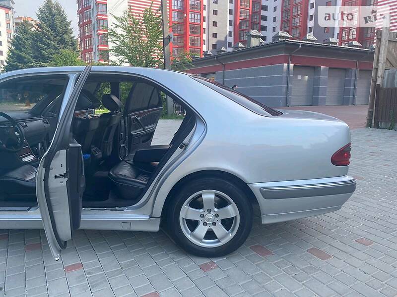 Седан Mercedes-Benz E-Class 2000 в Коломиї