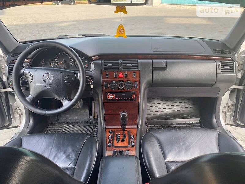 Седан Mercedes-Benz E-Class 2000 в Коломиї