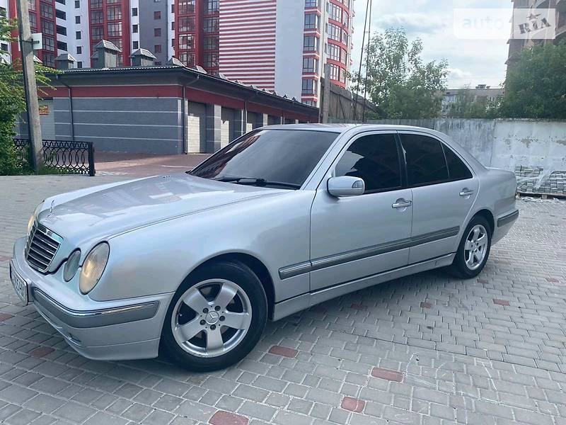 Седан Mercedes-Benz E-Class 2000 в Коломиї