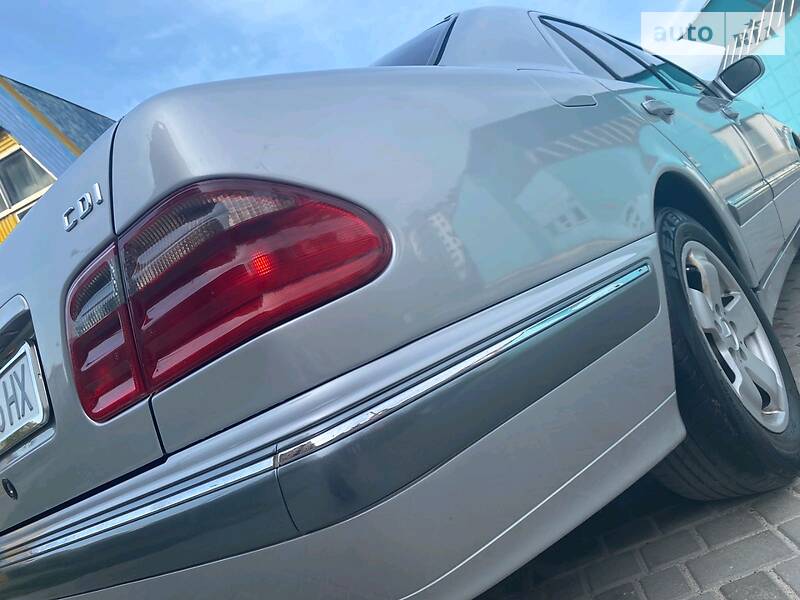 Седан Mercedes-Benz E-Class 2000 в Коломиї