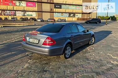 Седан Mercedes-Benz E-Class 2004 в 