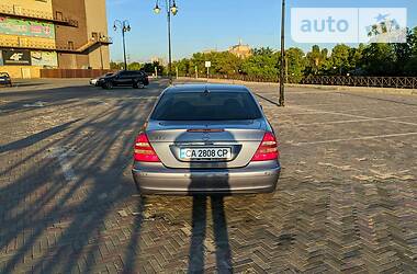 Седан Mercedes-Benz E-Class 2004 в 