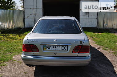 Седан Mercedes-Benz E-Class 1998 в Бродах