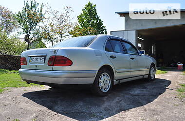 Седан Mercedes-Benz E-Class 1998 в Бродах