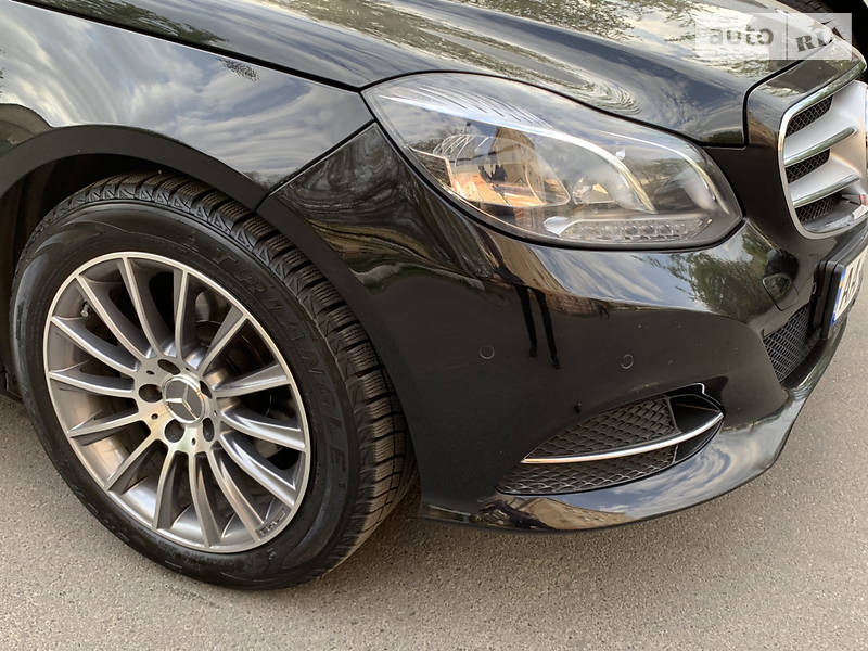 Седан Mercedes-Benz E-Class 2013 в Києві