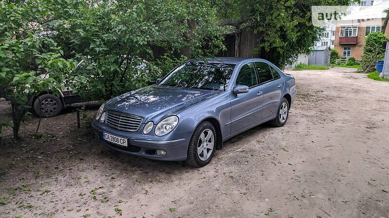 Седан Mercedes-Benz E-Class 2004 в 