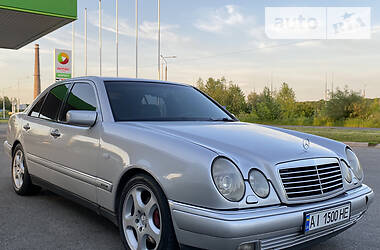 Седан Mercedes-Benz E-Class 1997 в 