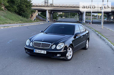 Седан Mercedes-Benz E-Class 2004 в 