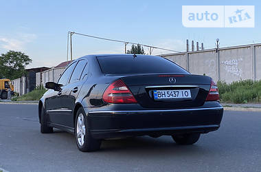 Седан Mercedes-Benz E-Class 2004 в 