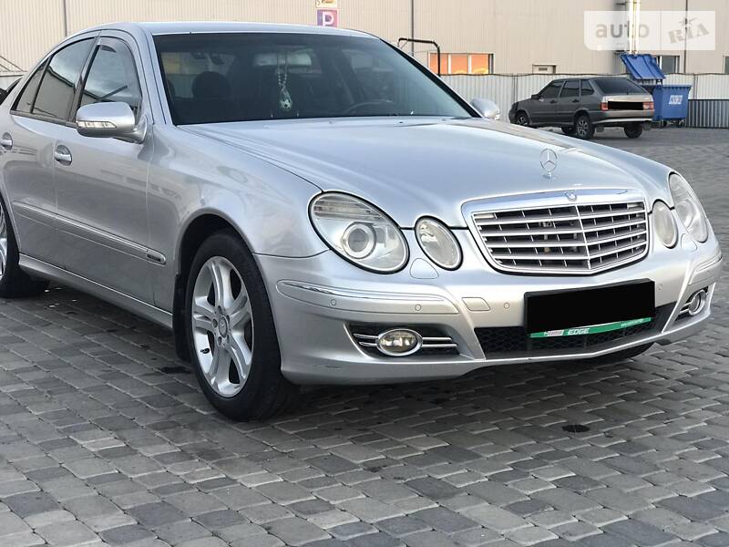 Седан Mercedes-Benz E-Class 2003 в Мукачевому