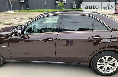 Седан Mercedes-Benz E-Class 2010 в 