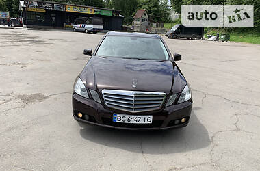 Седан Mercedes-Benz E-Class 2010 в 