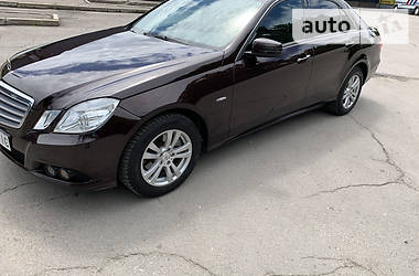 Седан Mercedes-Benz E-Class 2010 в 