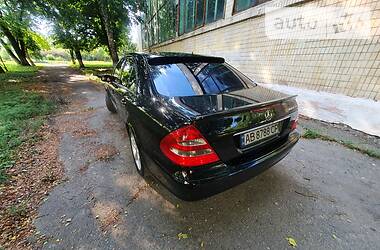 Седан Mercedes-Benz E-Class 2004 в Могилев-Подольске