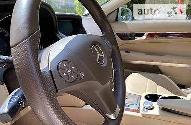 Купе Mercedes-Benz E-Class 2010 в 