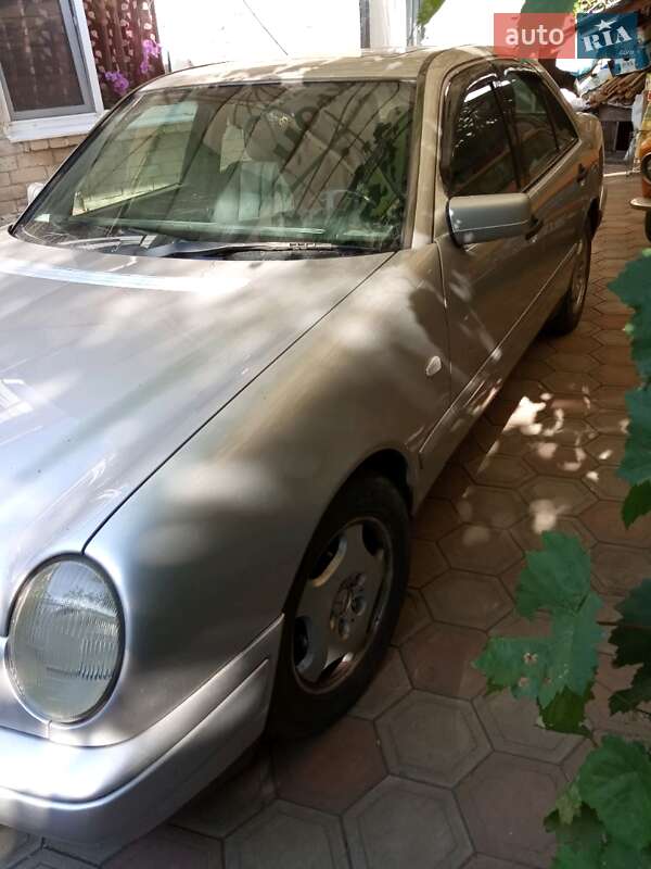 Седан Mercedes-Benz E-Class 1998 в Одесі