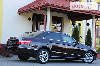 Седан Mercedes-Benz E-Class 2010 в 