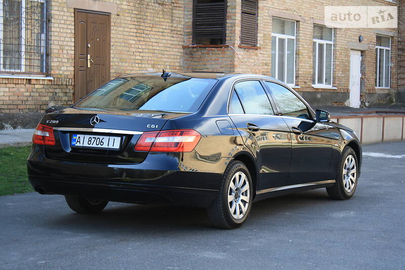 Седан Mercedes-Benz E-Class 2011 в Києві