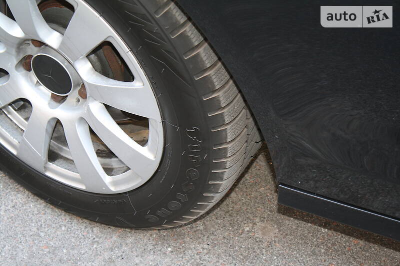 Седан Mercedes-Benz E-Class 2011 в Києві