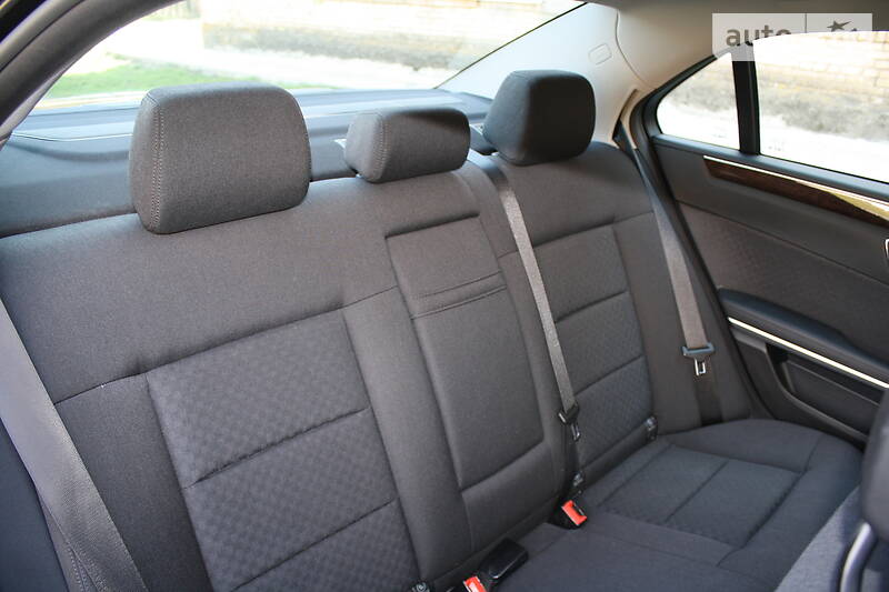 Седан Mercedes-Benz E-Class 2011 в Києві