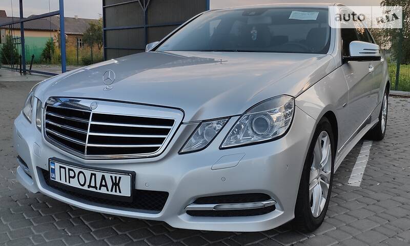 Седан Mercedes-Benz E-Class 2011 в Чернівцях