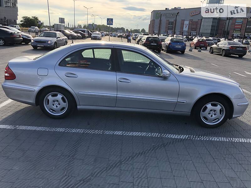 Седан Mercedes-Benz E-Class 2002 в Львові