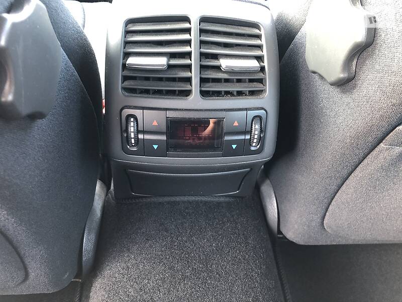 Седан Mercedes-Benz E-Class 2002 в Львові