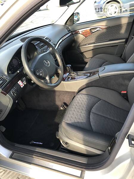 Седан Mercedes-Benz E-Class 2002 в Львові
