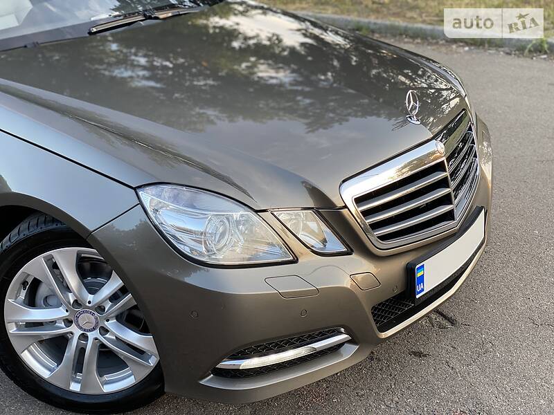 Седан Mercedes-Benz E-Class 2012 в Києві