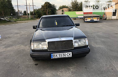 Седан Mercedes-Benz E-Class 1986 в Теофиполе