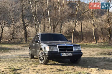 Седан Mercedes-Benz E-Class 1986 в Виноградові