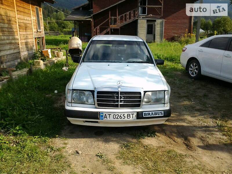 Седан Mercedes-Benz E-Class 1989 в Яремчі
