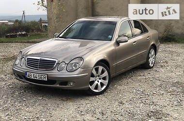 Седан Mercedes-Benz E-Class 2002 в Черновцах