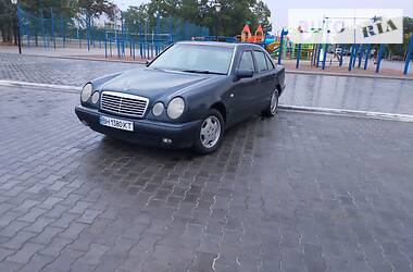 Седан Mercedes-Benz E-Class 1998 в Измаиле