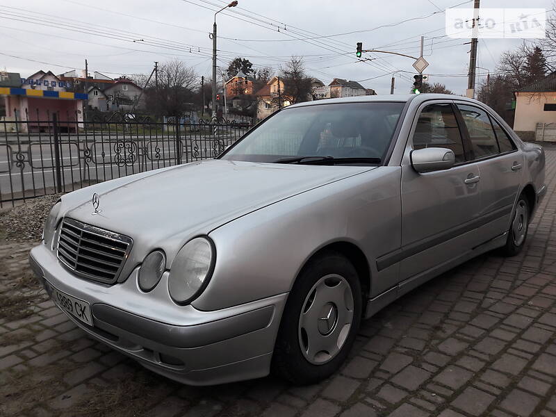 Седан Mercedes-Benz E-Class 2002 в Івано-Франківську