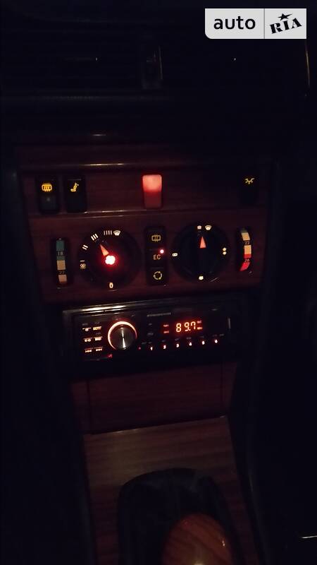 Седан Mercedes-Benz E-Class 1994 в Львові