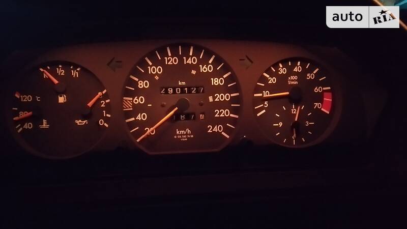 Седан Mercedes-Benz E-Class 1994 в Львові