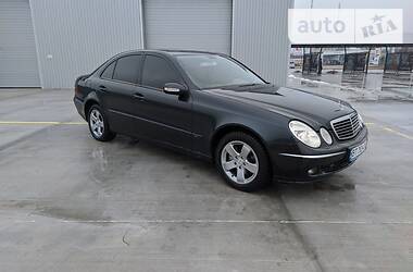 Седан Mercedes-Benz E-Class 2002 в Херсоні