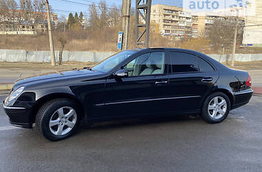 Седан Mercedes-Benz E-Class 2005 в Черновцах