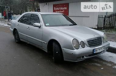 Седан Mercedes-Benz E-Class 2000 в Заречном