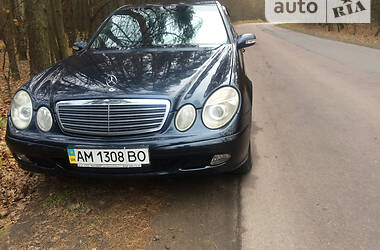 Седан Mercedes-Benz E-Class 2002 в Иршанске