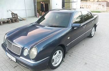 Седан Mercedes-Benz E-Class 1998 в Кам'янець-Подільському